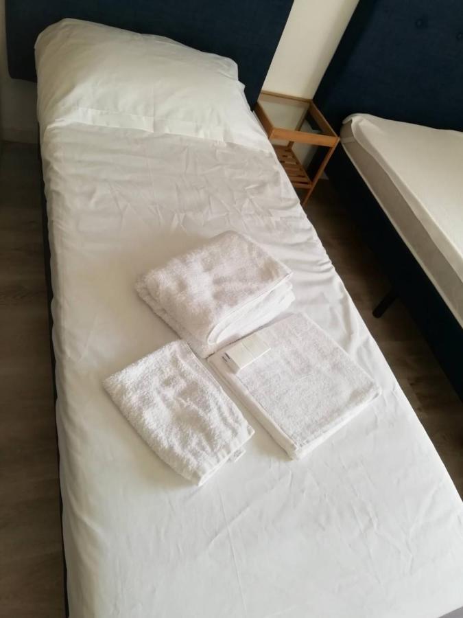 2Bedrooms 4Beds Minimum 3 Days -Thetechflat- Red Metro Sesto Marelli San Babila Duomo Fiera - For Professionals And Remote Workers 32Inch Monitor And Desks - No City Tax Requird -Dishwasher Сесто-Сан-Джованни Экстерьер фото